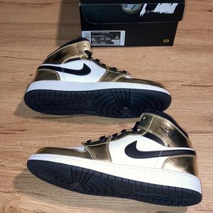 BRAND NEW GS Retro 1 Mid 6Y (W 7.5)